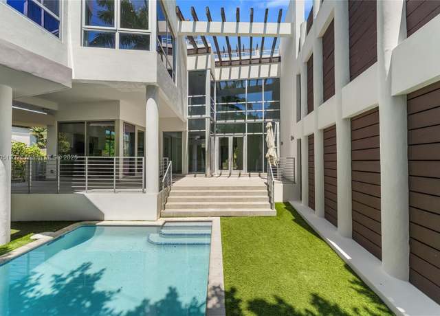 Property at 544 Fernwood Rd #544, Key Biscayne, FL 33149, 4 beds, 3 baths