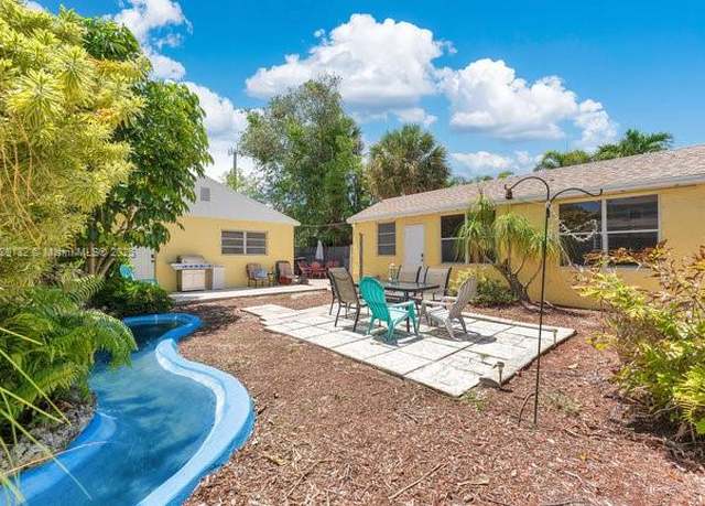 Property at 209 S Palmway, Lake Worth, FL 33460, 4 beds, 2 baths