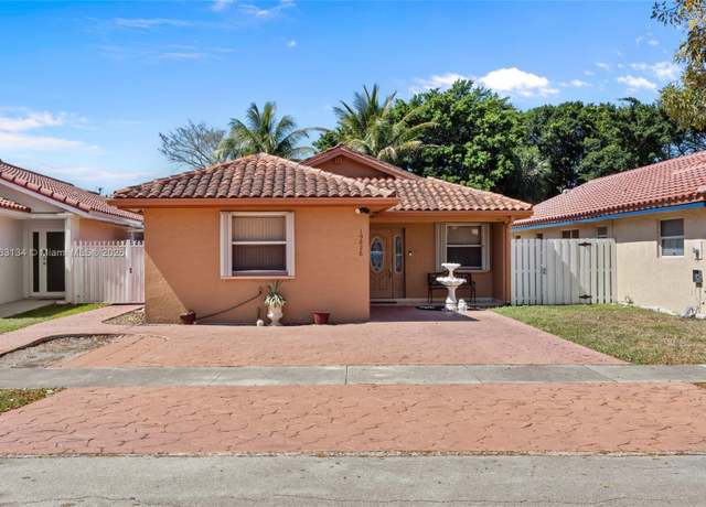 Property at 19826 W Lake Dr, Hialeah, FL 33015, 3 beds, 2 baths
