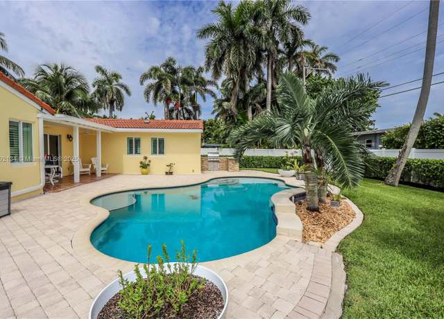 Property at 1215 Jefferson St, Hollywood, FL 33019, 3 beds, 2 baths