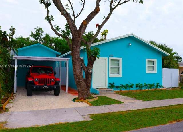 Property at 214 SW 2nd Ter, Dania Beach, FL 33004, 3 beds, 3 baths
