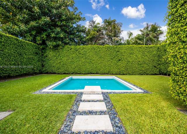 Property at 5460 Alton Rd, Miami Beach, FL 33140, 2 beds, 2.5 baths