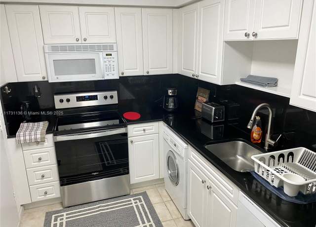 Property at 2501 S Ocean #828, Hollywood, FL 33019, 1 bed, 1.5 baths