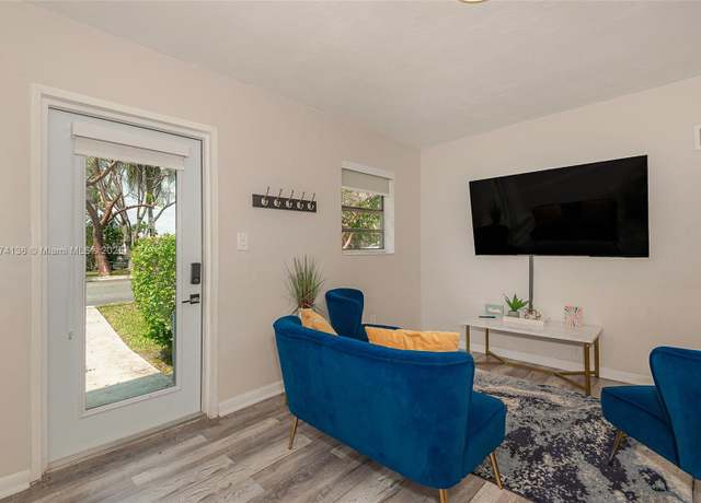 Property at 250 NW 14th Way, Dania Beach, FL 33004, 3 beds, 1 bath
