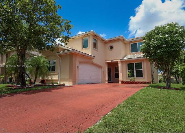 Property at 4591 SW 131st Ter, Miramar, FL 33027, 6 beds, 3.5 baths