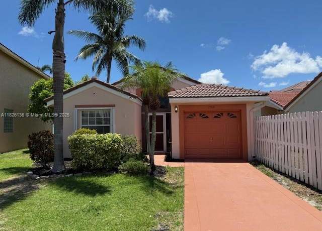 Property at 7964 La Rose Ct, Lake Worth, FL 33467, 3 beds, 2 baths
