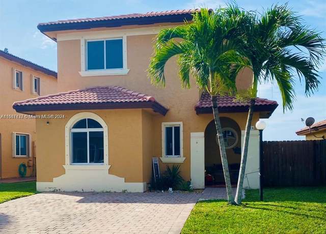 Property at 2526 NE 41st Ave, Homestead, FL 33033, 3 beds, 2.5 baths