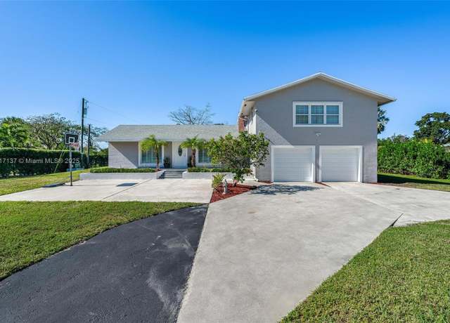 Property at 3051 SW 136th Ave, Davie, FL 33330, 5 beds, 2 baths