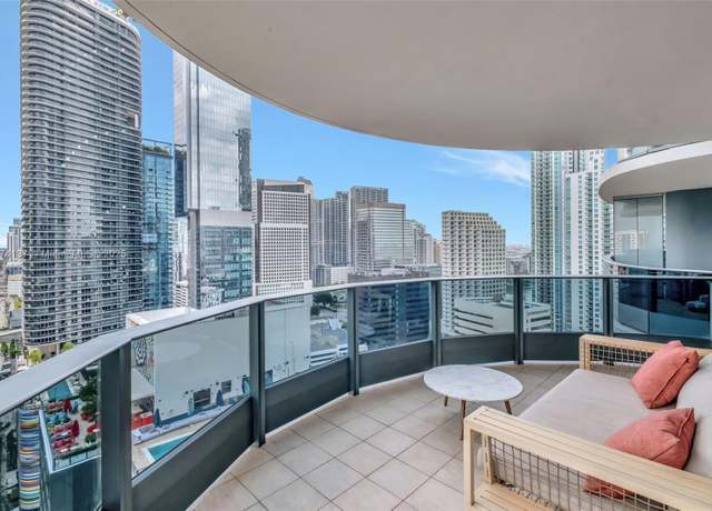 Property at 1000 Brickell Plz #2812, Miami, FL 33131, 2 beds, 2.5 baths