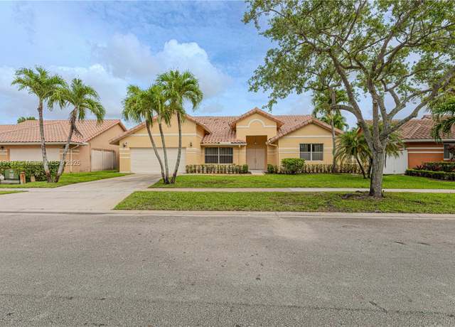 Property at 16176 NW 14th Ct, Pembroke Pines, FL 33028, 4 beds, 2 baths