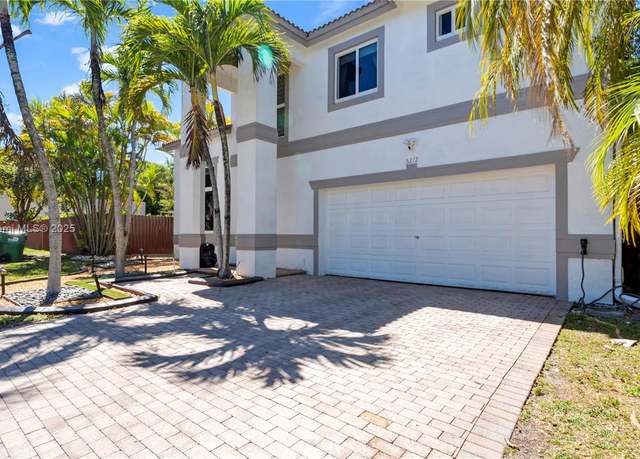 Property at 5212 NW 108th Pl, Doral, FL 33178, 3 beds, 2.5 baths