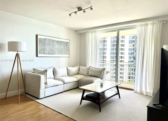 Property at 770 Claughton Island Dr #1405, Miami, FL 33131, 1 bed, 1 bath