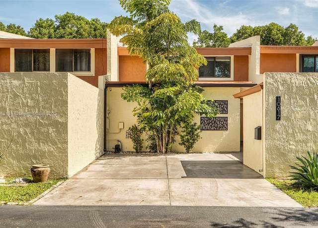 Property at 10617 SW 79th Ter, Miami, FL 33173, 3 beds, 2.5 baths