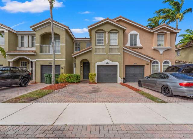 Property at 1486 SE 25th Ave, Homestead, FL 33035, 3 beds, 2.5 baths