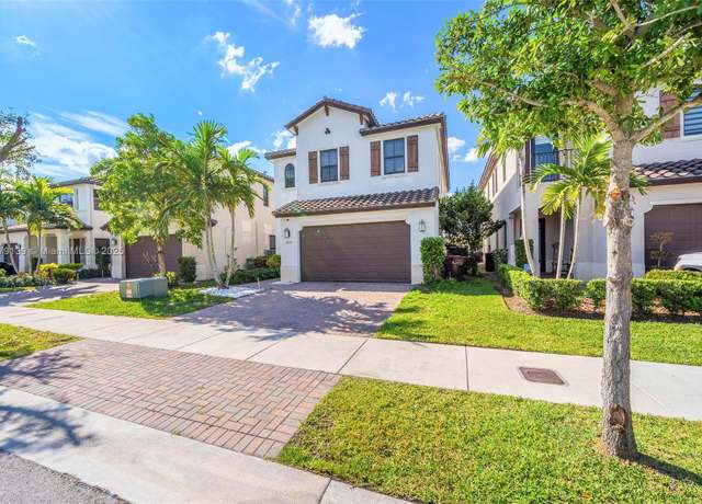 Property at 3478 W 97th St, Hialeah, FL 33018, 3 beds, 2.5 baths