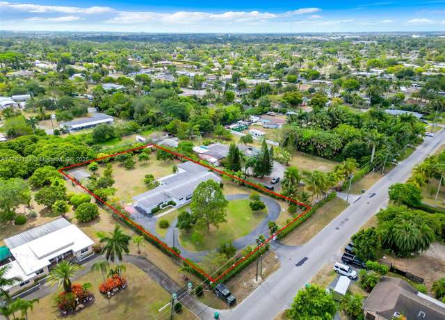 Property at 29425 SW 182nd Ave, Homestead, FL 33030, 3 beds, 3 baths