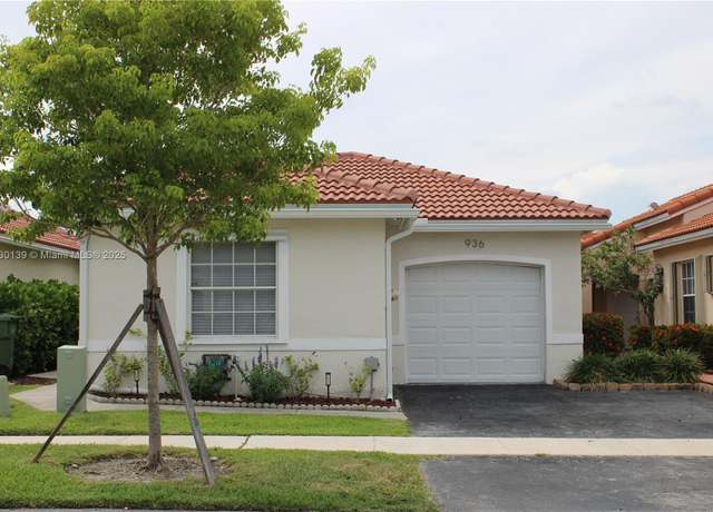 Property at 936 SW 180th Ter, Pembroke Pines, FL 33029, 3 beds, 2 baths