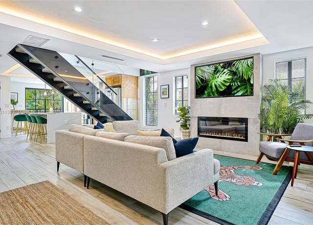 Property at 1720 SW 11 St, Miami, FL 33135, 6 beds, 5 baths