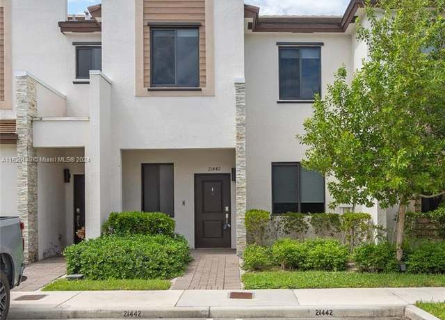 Property at 21442 NE 3rd Pl, Miami, FL 33179, 3 beds, 2.5 baths