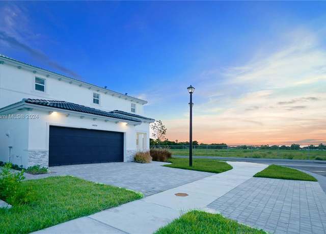 Property at 14894 SW 163rd St, Miami, FL 33187, 5 beds, 3.5 baths