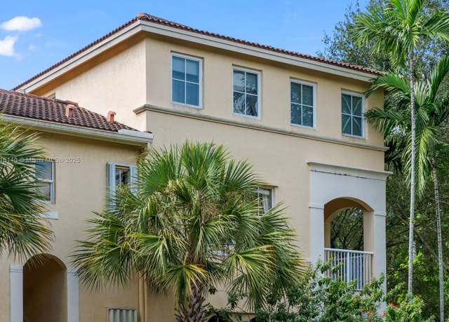 Property at 160 Jacaranda Country Club Dr #201, Plantation, FL 33324, 3 beds, 2.5 baths