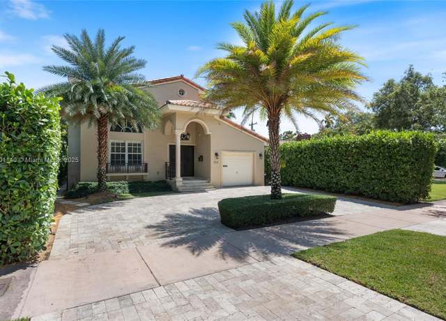 Property at 826 Malaga Ave, Coral Gables, FL 33134, 4 beds, 4 baths