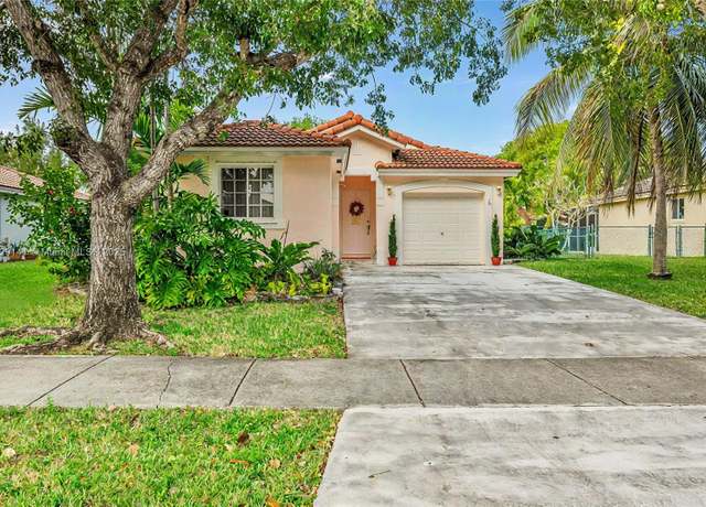 Property at 470 SE 30th Dr, Homestead, FL 33033, 3 beds, 2 baths