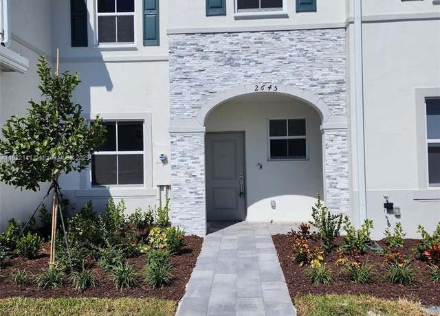 Property at 2645 SE 17th St, Homestead, FL 33035, 3 beds, 2.5 baths