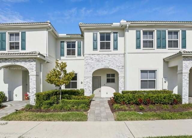 Property at 2645 SE 17th St, Homestead, FL 33035, 3 beds, 2.5 baths