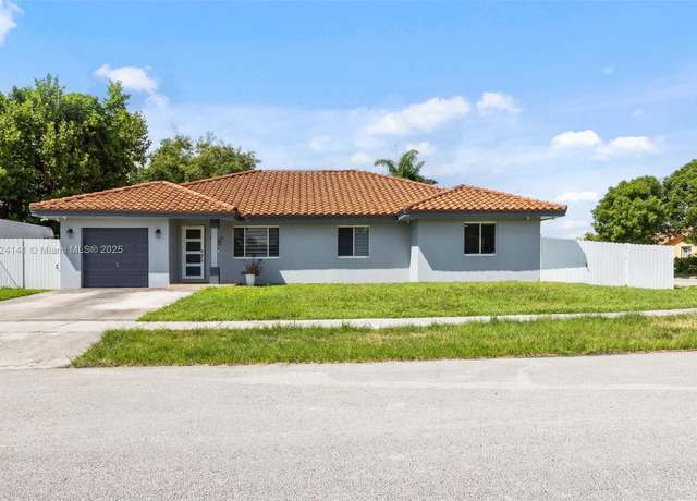 Property at 11120 SW 138th St, Miami, FL 33176, 4 beds, 3 baths