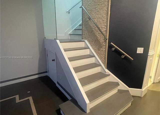 Property at 17650 NW 73rd Ave Unit 202-18, Hialeah, FL 33015, 2 beds, 2.5 baths