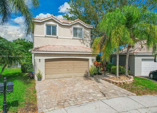 Property at 4040 Pine Ridge Ln, Weston, FL 33331, 4 beds, 2.5 baths
