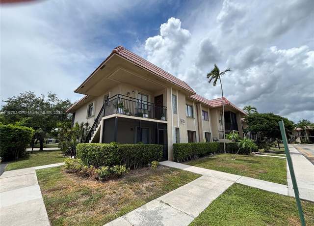 Property at 310 Lakeview Dr #201, Weston, FL 33326, 2 beds, 2 baths