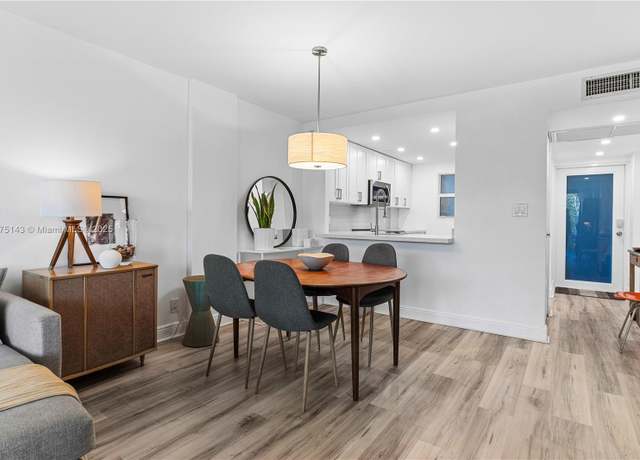 Property at 121 Royal Park Dr Unit 1E, Oakland Park, FL 33309, 1 bed, 1.5 baths