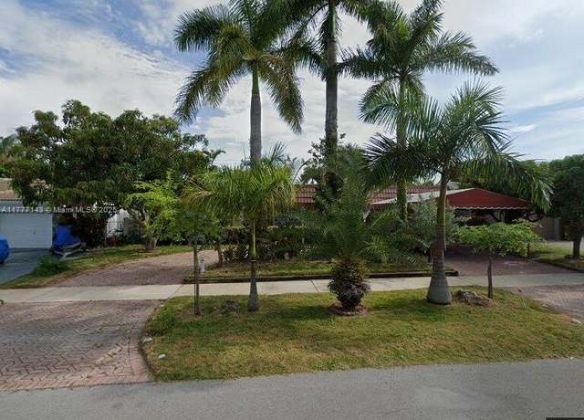 Property at 837 Washington St, Hollywood, FL 33019, 3 beds, 2 baths