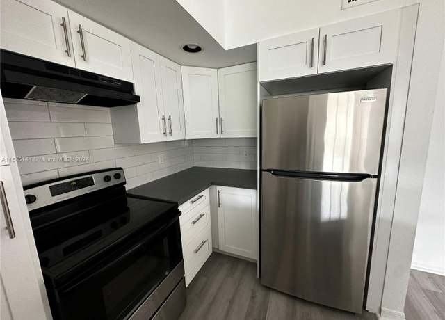 Property at 457 Vista Isles Dr #2122, Sunrise, FL 33325, 2 beds, 2 baths