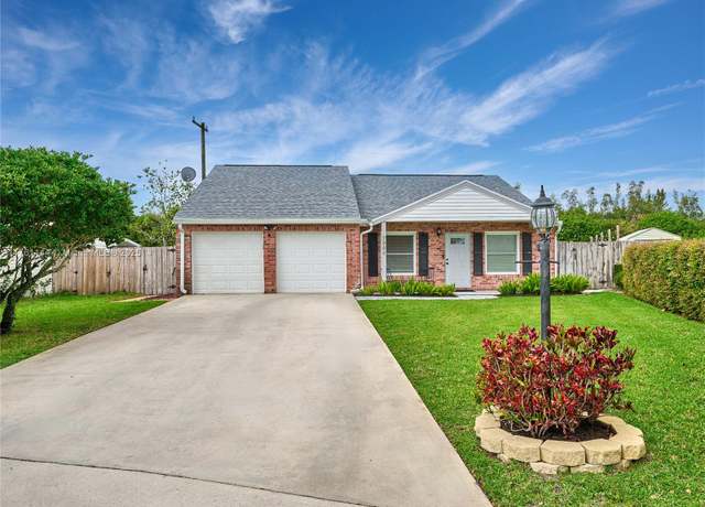 Property at 7998 Ridgewood Dr, Lake Worth, FL 33467, 3 beds, 2 baths