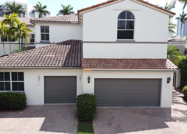 Property at 826 E Spinnaker Dr E, Hollywood, FL 33019, 3 beds, 4 baths