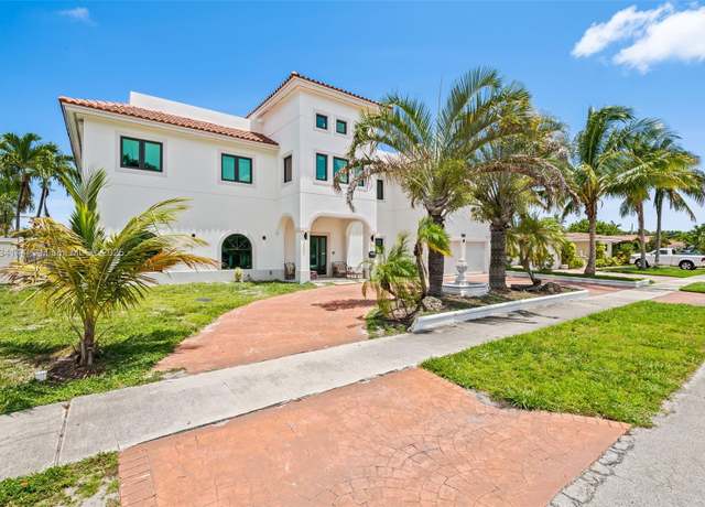 Property at 5900 NE 21st Ln, Fort Lauderdale, FL 33308, 6 beds, 4.5 baths