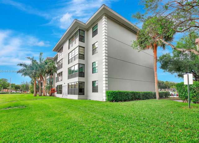 Property at 1532 Whitehall Dr #202, Davie, FL 33324, 2 beds, 2 baths