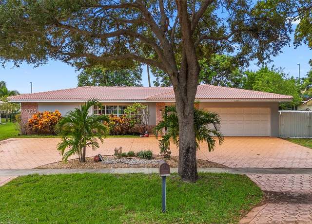 Property at 6520 SW 20th St, Plantation, FL 33317, 4 beds, 2 baths
