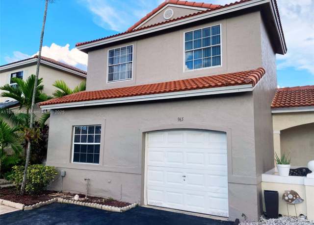 Property at 965 SW 180th Ter, Pembroke Pines, FL 33029, 3 beds, 2.5 baths