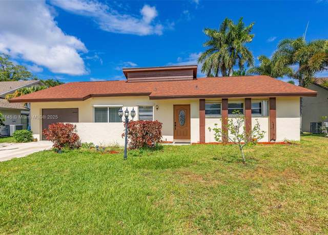 Property at 5238 Chelan Cv, Lake Worth, FL 33467, 3 beds, 2 baths