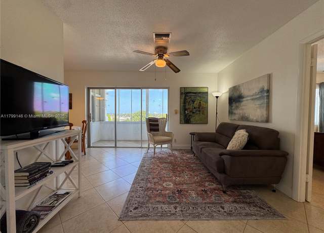 Property at 1700 Pierce St #702, Hollywood, FL 33020, 1 bed, 1 bath