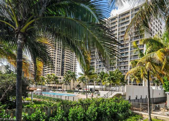 Property at 2625 Collins Ave #1409, Miami Beach, FL 33140, 1 bed, 1.5 baths