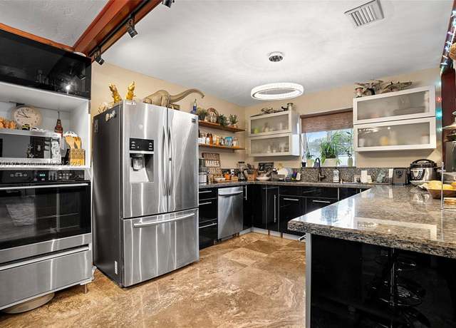 Property at 1923 Dewey St, Hollywood, FL 33020, 2 beds, 1 bath