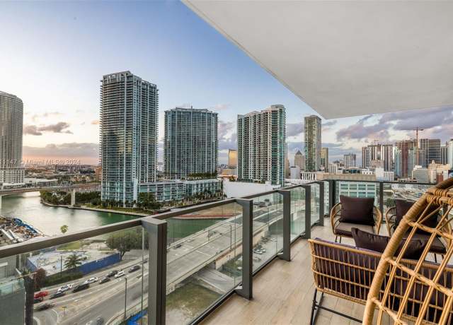 Property at 68 SE 6th St #1112, Miami, FL 33131, 2 beds, 2.5 baths