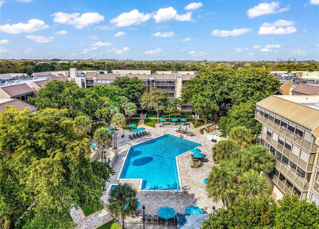 Property at 2802 N 46th Ave Unit B315, Hollywood, FL 33021, 2 beds, 2.5 baths