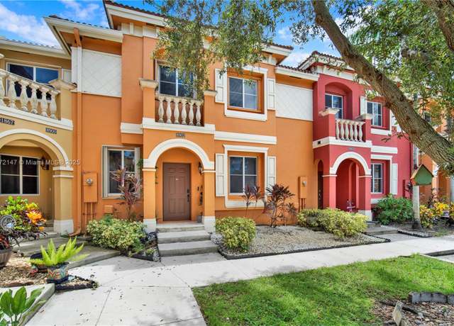 Property at 8902 SW 19th St, Miramar, FL 33025, 2 beds, 2.5 baths