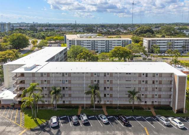 Property at 4650 Washington St #107, Hollywood, FL 33021, 1 bed, 1.5 baths